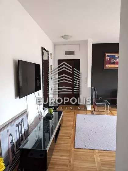 Steve Žigona | 4zida.rs