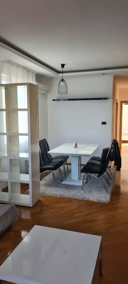 Braće Jerkovića 130a | 4zida.rs