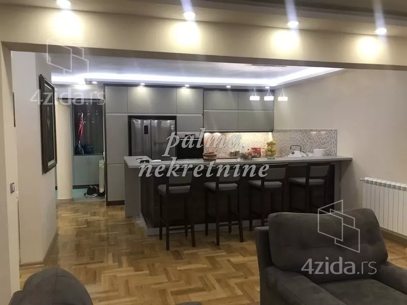 Petosoban stan | 4zida