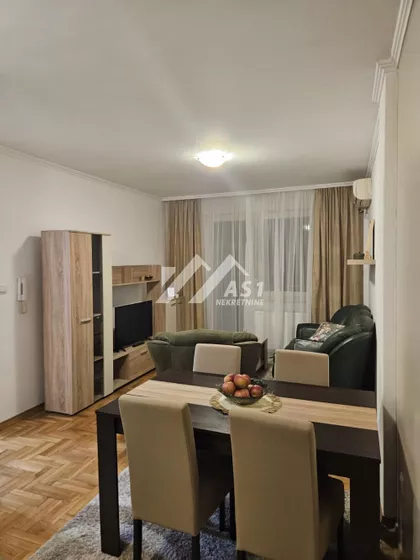 Tone Hadžića | 4zida.rs