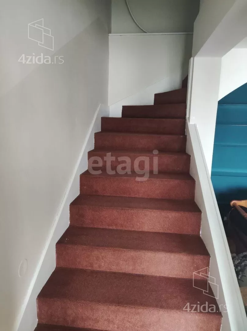 Četvoroiposoban stan | 4zida
