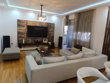 Braće Dirak bb | 4zida.rs