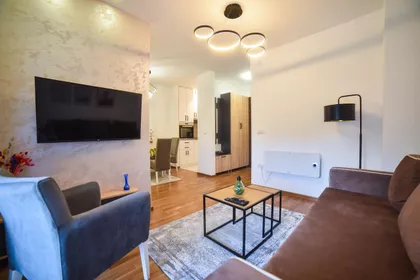 Hajdučka 2A | 4zida.rs