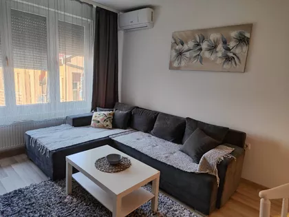 Trg Pavla Stojkovića | 4zida.rs