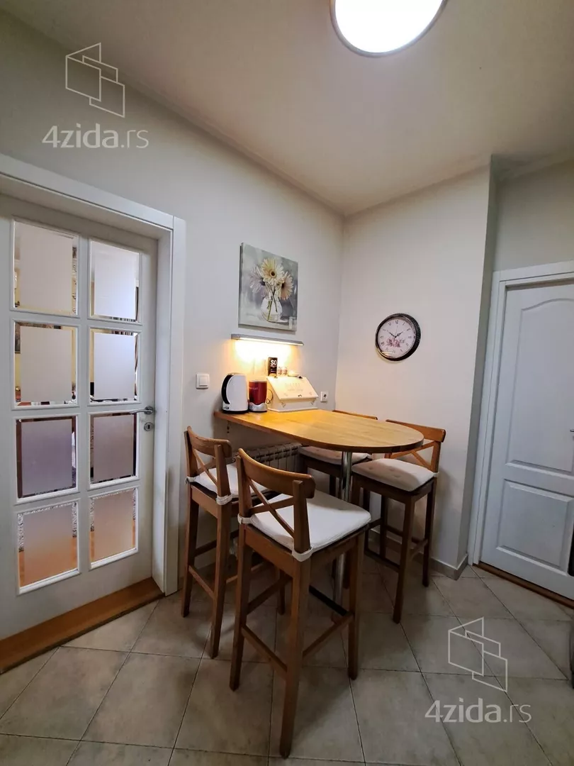 Petosoban stan | 4zida