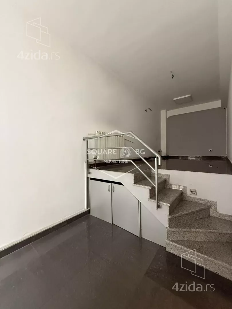 Šestosoban stan | 4zida