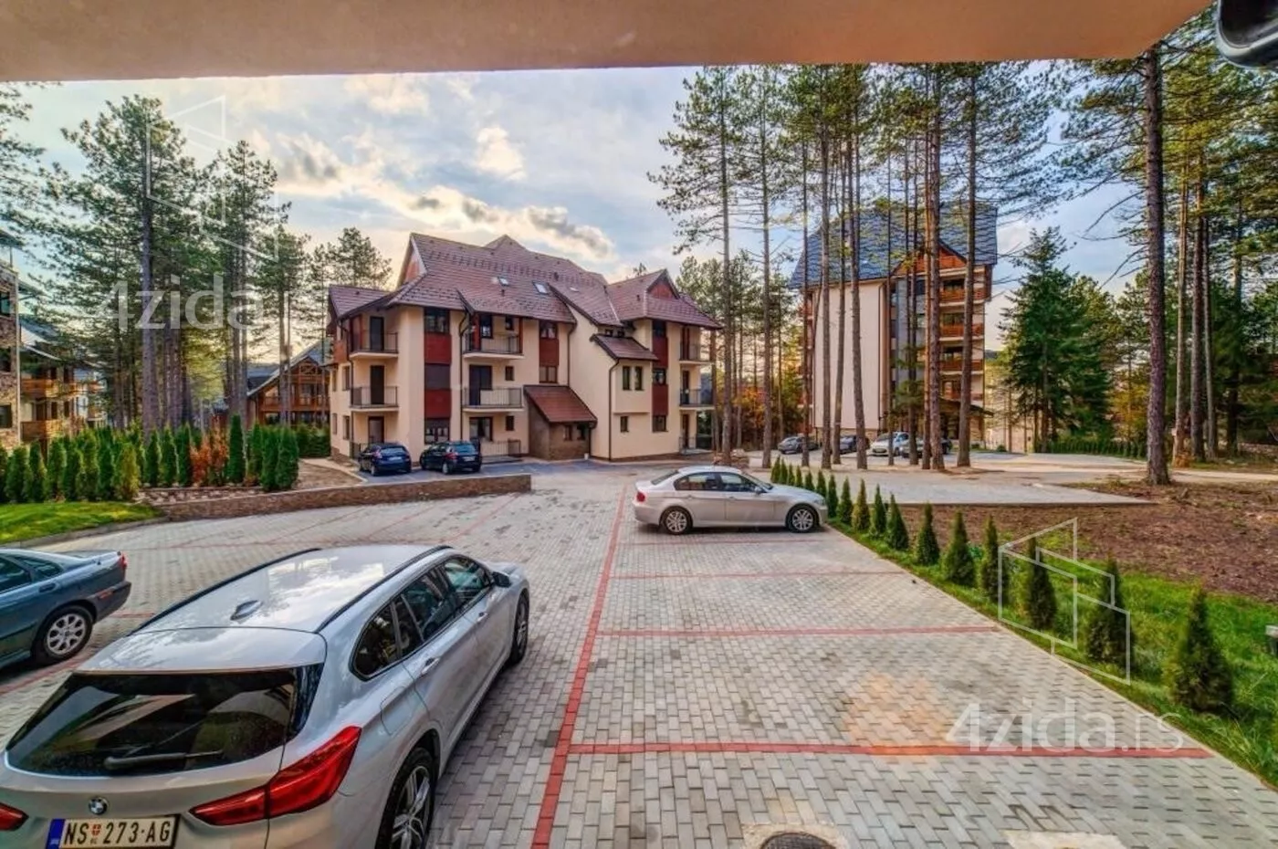 Jednoiposoban stan | 4zida