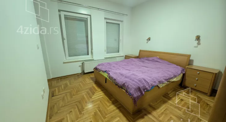 Šestosoban stan | 4zida