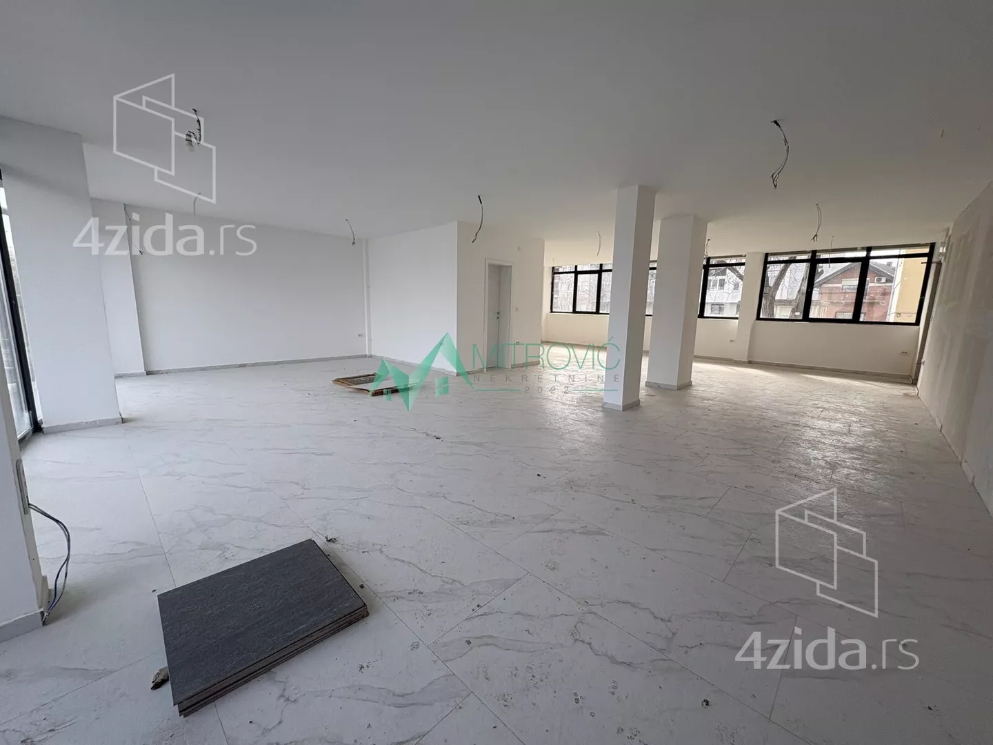 Poslovni prostor | 4zida