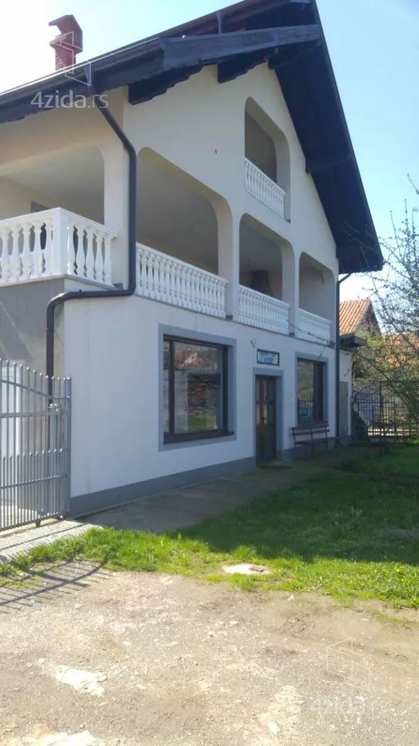 3-etažna kuća | 4zida