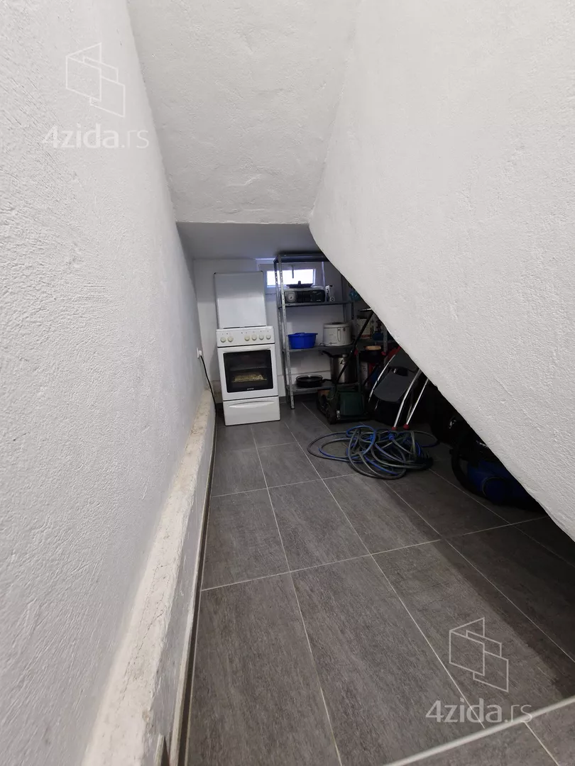 3-etažna kuća | 4zida