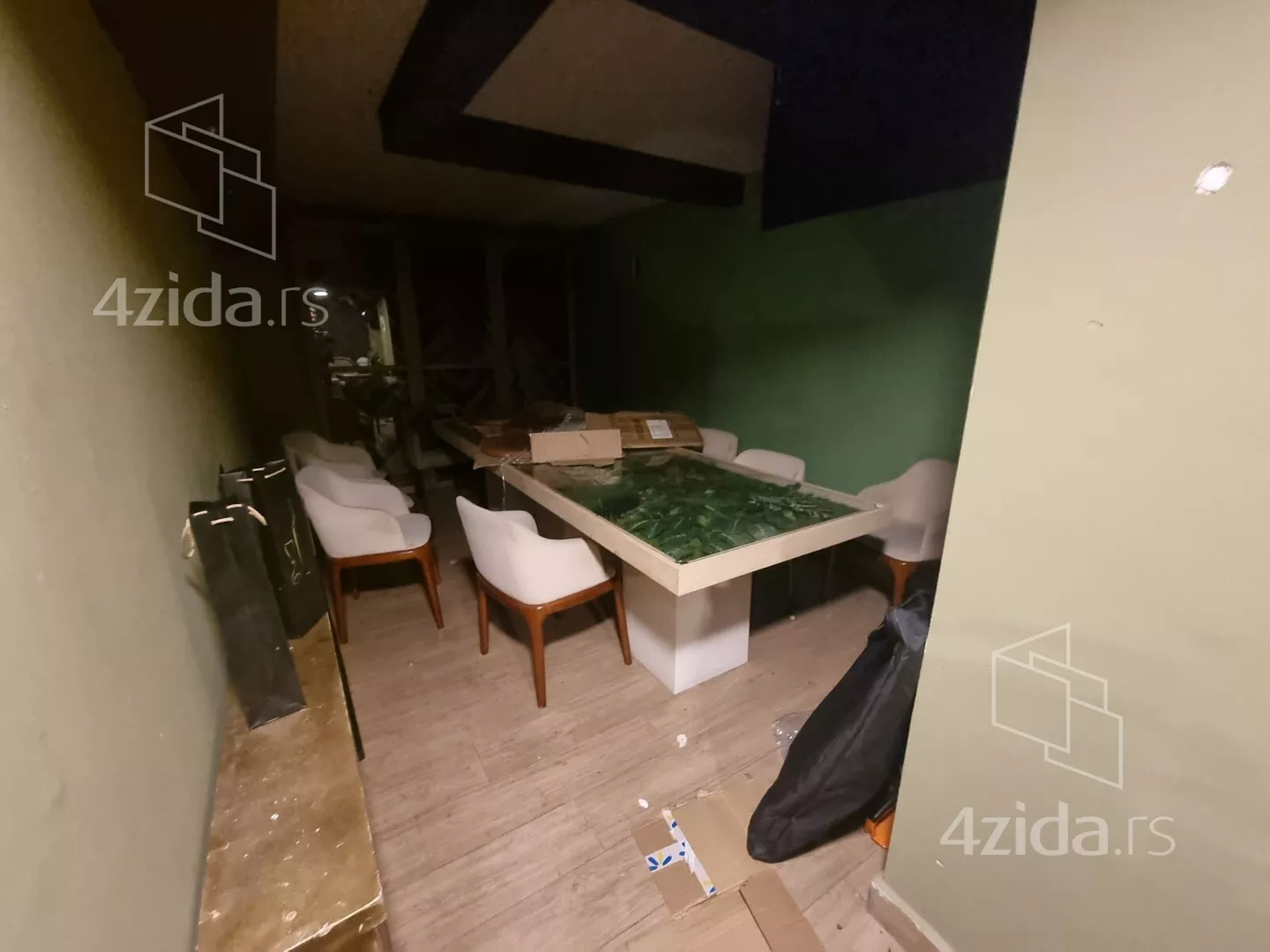 Lokal | 4zida