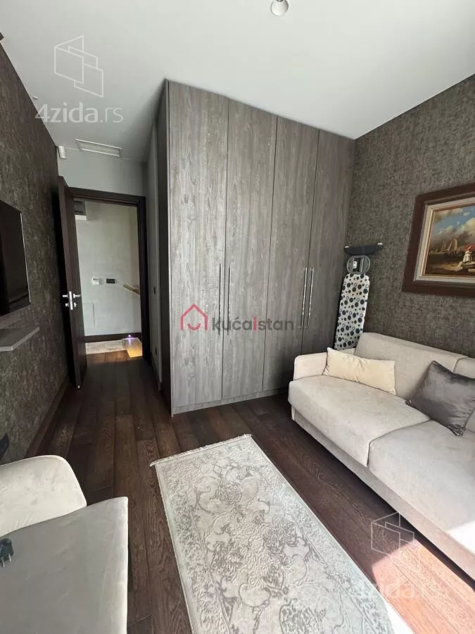 Petosoban stan | 4zida