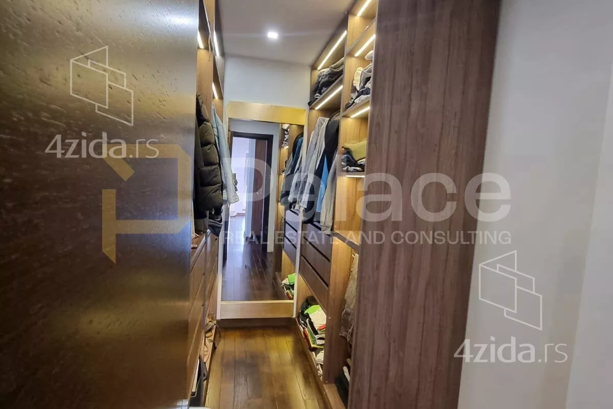 Petosoban stan | 4zida