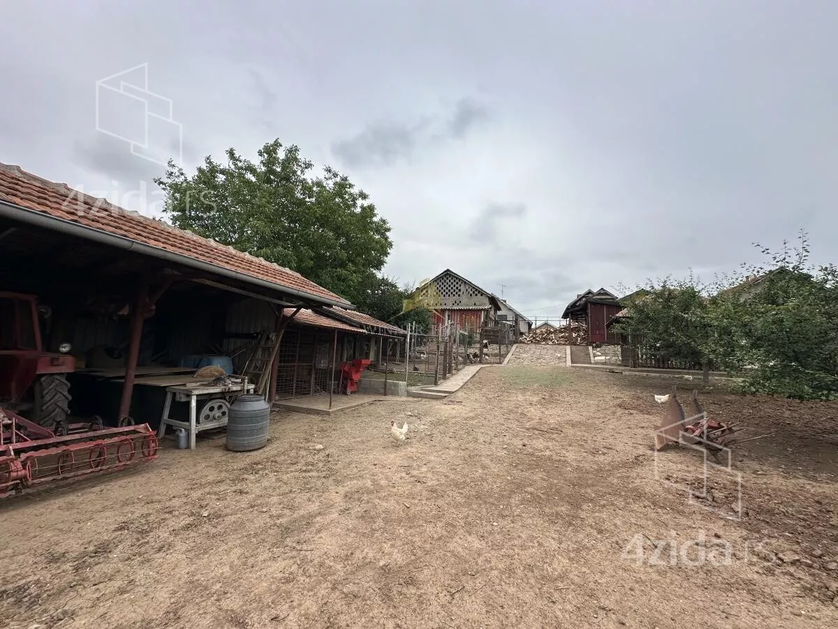 Plac | 4zida