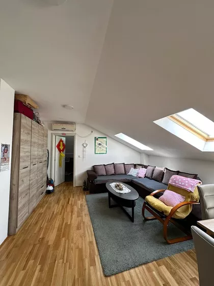 Ugrinovački Put | 4zida.rs