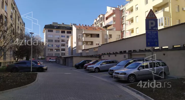 Garaža | 4zida