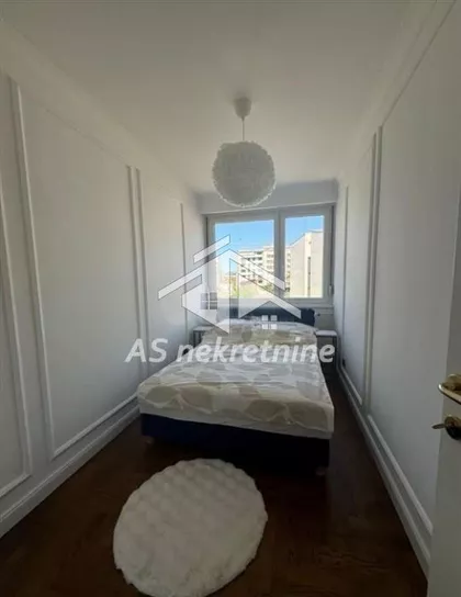 Crveni Krst Vračar | 4zida.rs