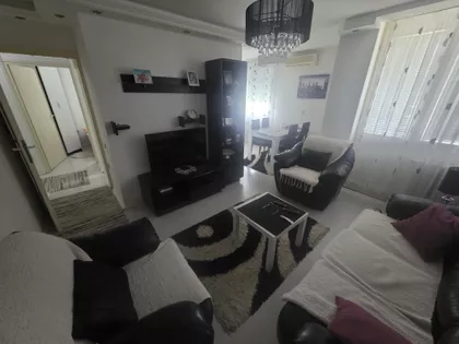 Bulevar Nemanjića 32 | 4zida.rs