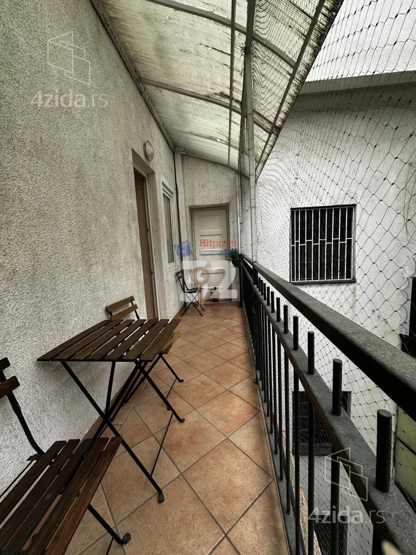 Četvoroiposoban stan | 4zida