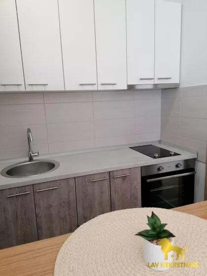 JUGOVICEVA | 4zida.rs