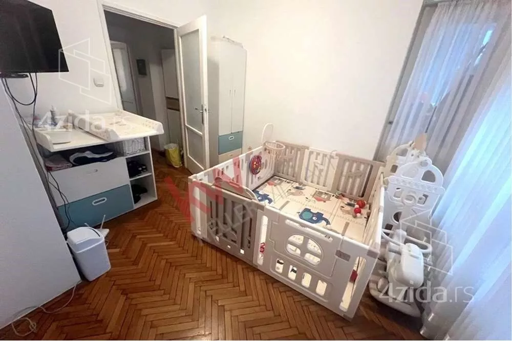 Petosoban stan | 4zida