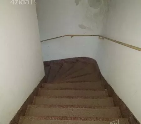 Četvoroiposoban stan | 4zida