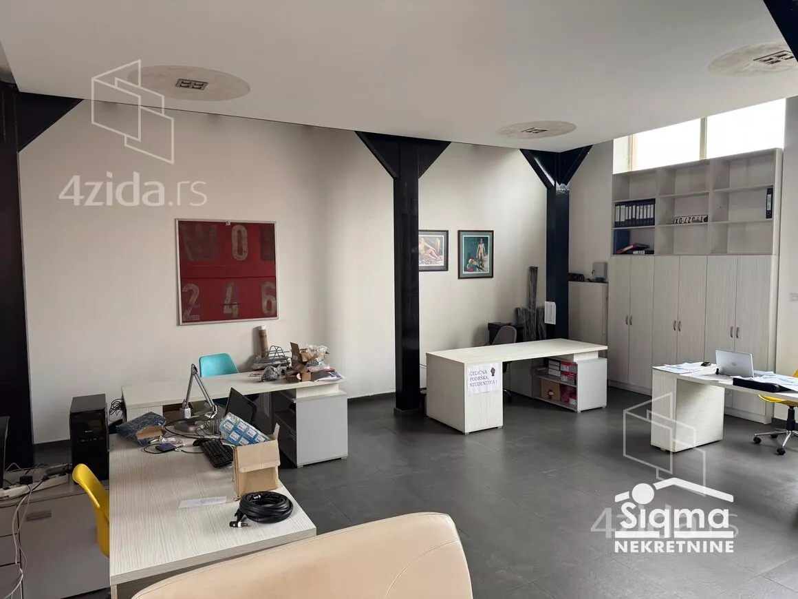 Poslovna zgrada | 4zida