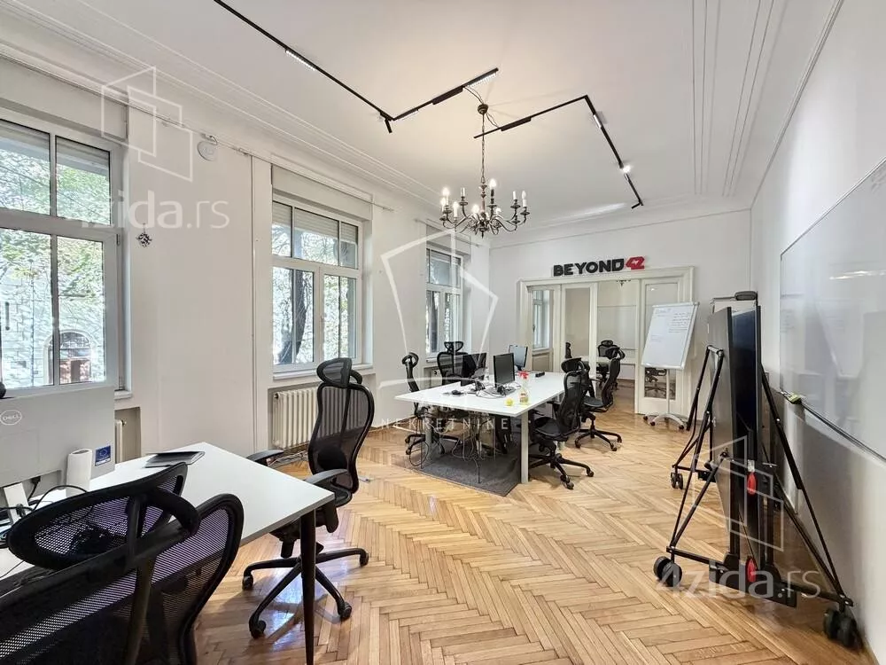 Šestosoban stan | 4zida