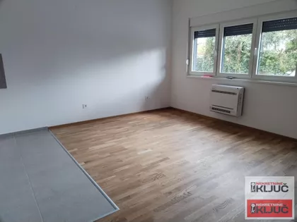 Lipov Gaj | 4zida.rs