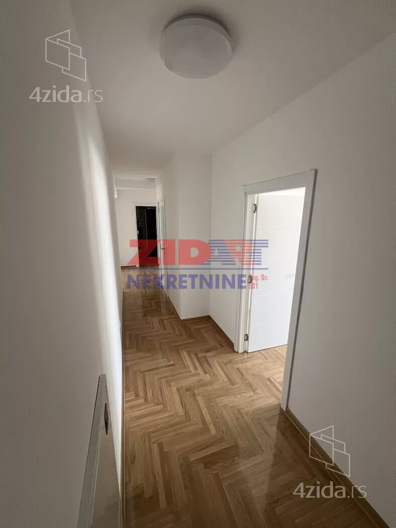 Troiposoban stan | 4zida
