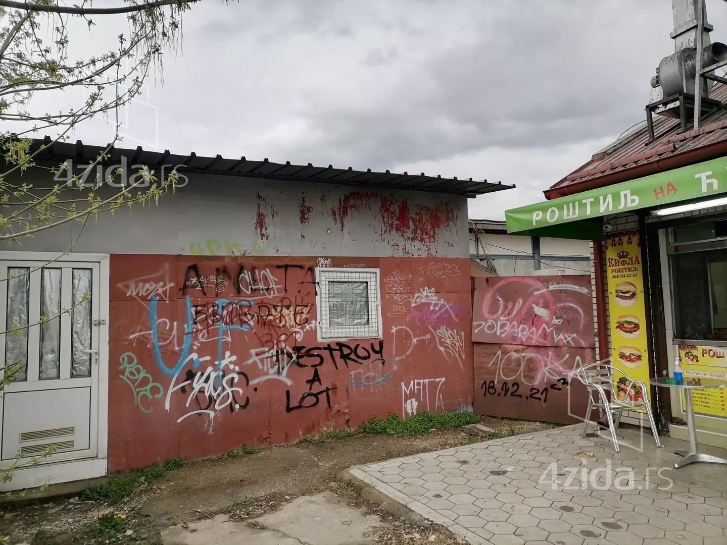 Lokal | 4zida