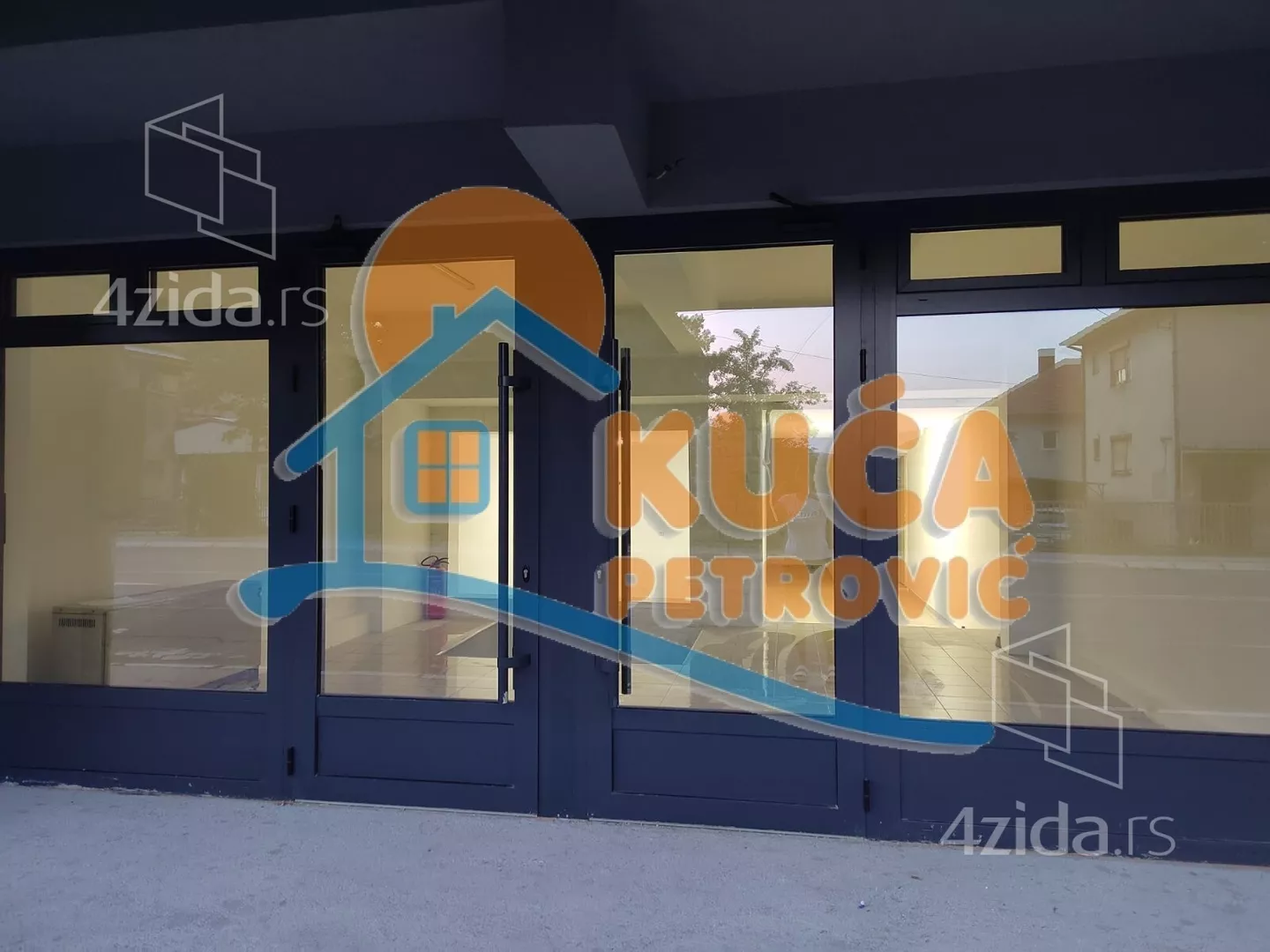 Lokal | 4zida