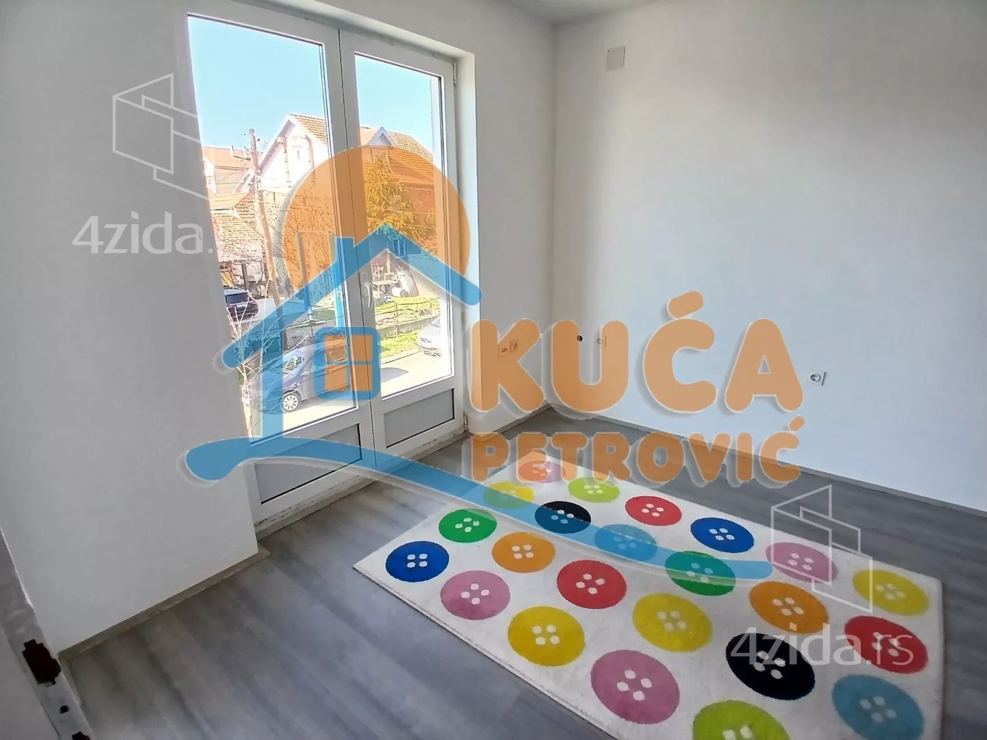 Lokal | 4zida