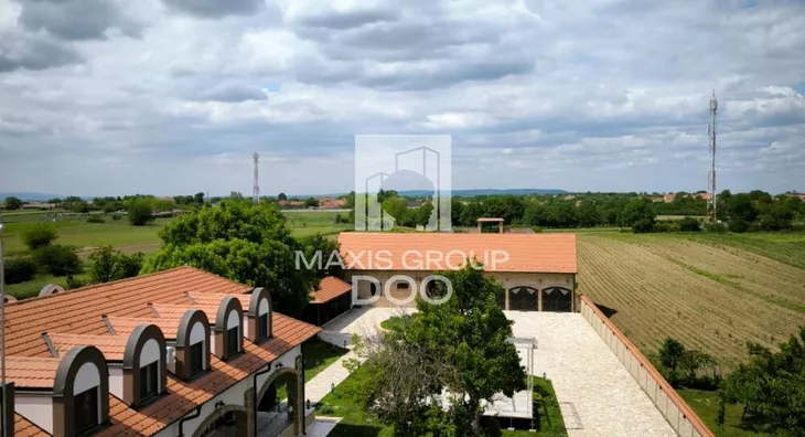 Šestoiposoban stan | 4zida