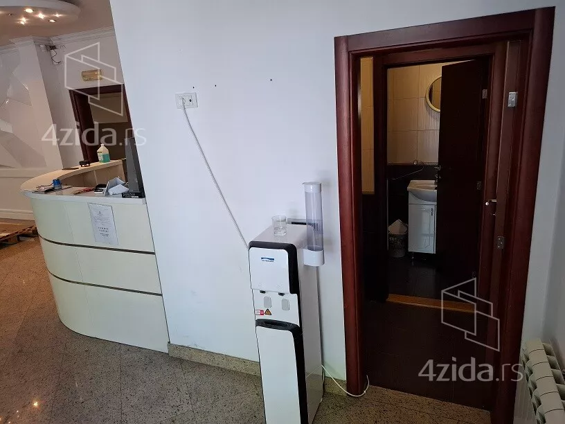 Lokal | 4zida