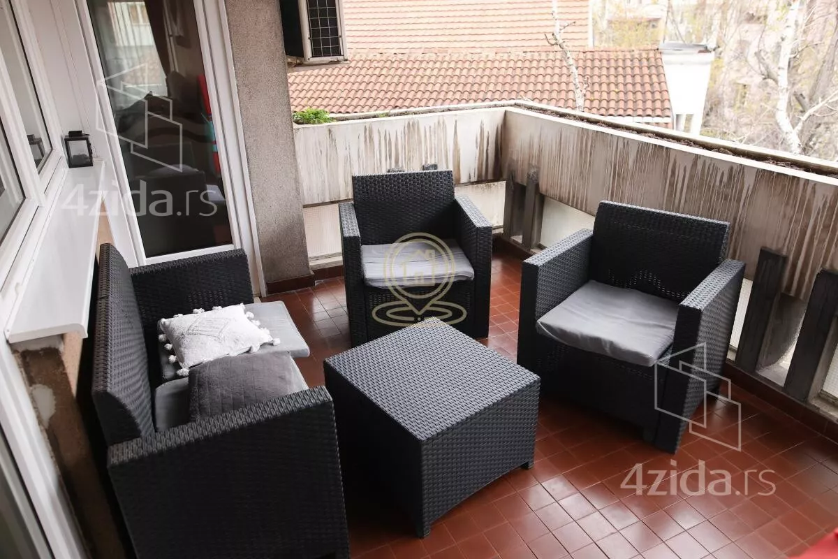 Petosoban stan | 4zida