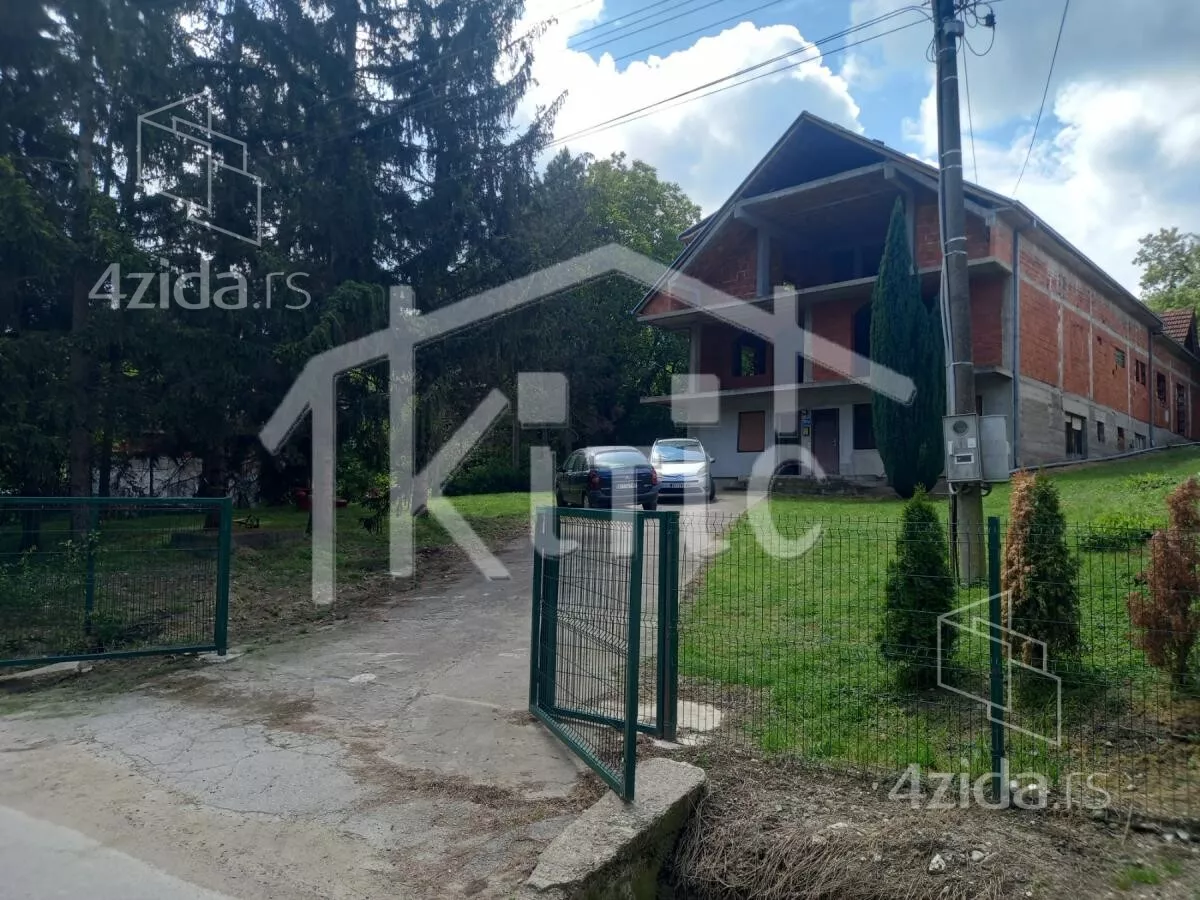 Kuća | 4zida