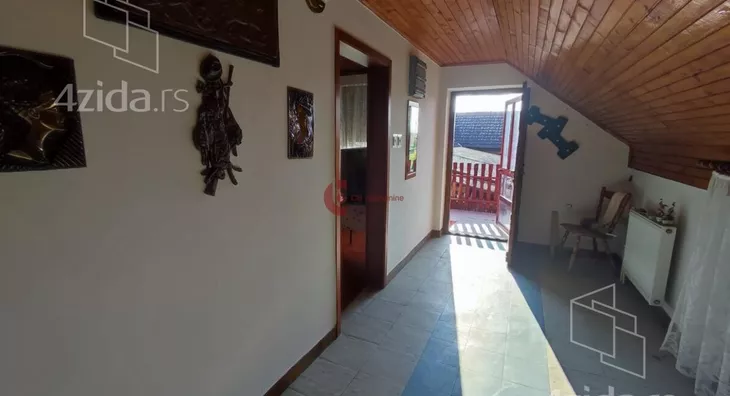 Poslovna zgrada | 4zida