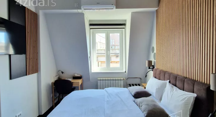 Devetosoban stan | 4zida