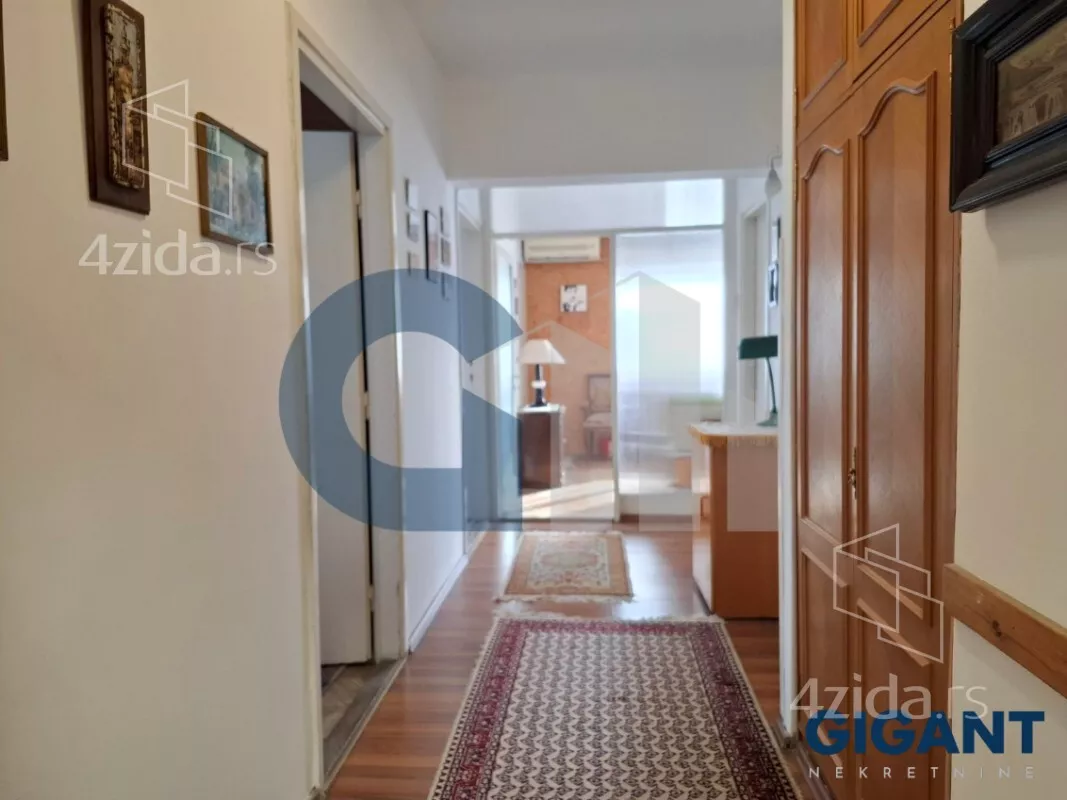 Četvoroiposoban stan | 4zida