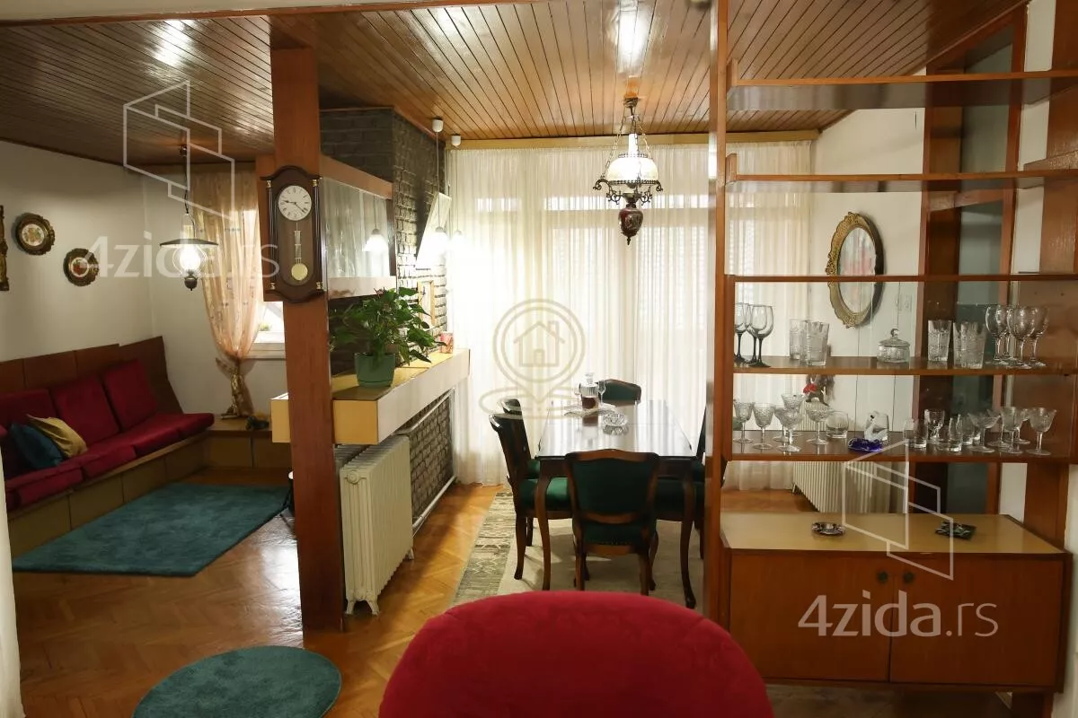 Petosoban stan | 4zida