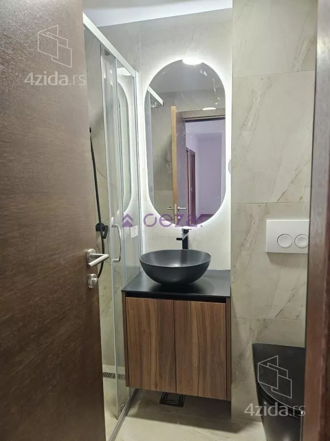 Petosoban stan | 4zida