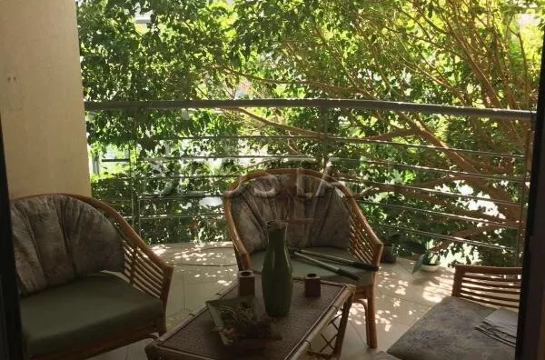 Šestoiposoban stan | 4zida