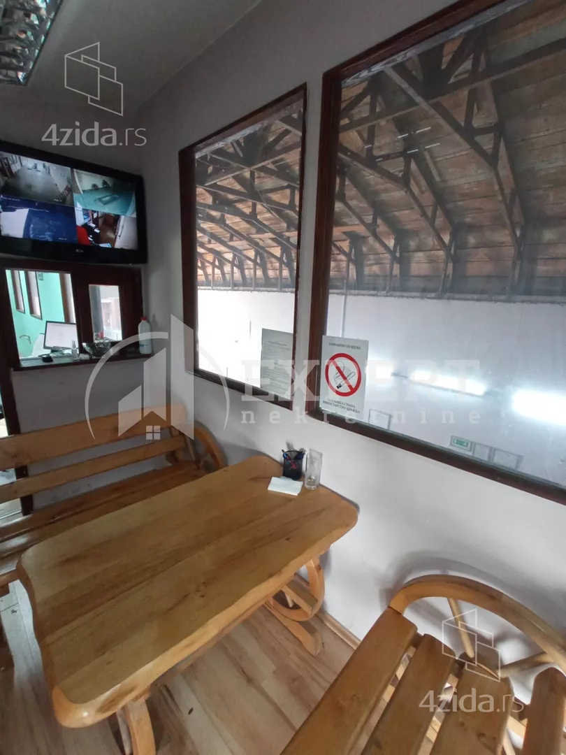 Lokal | 4zida