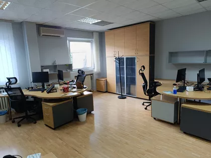 Trg Marije Trandafil 7a | 4zida.rs