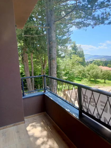 Meteorološka 8 | 4zida.rs