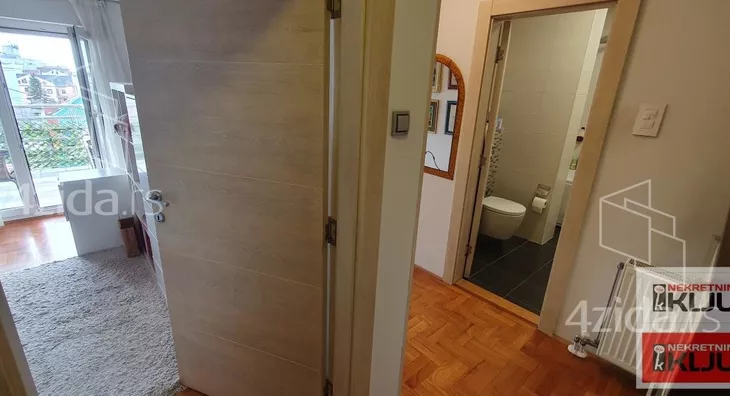 Šestosoban stan | 4zida