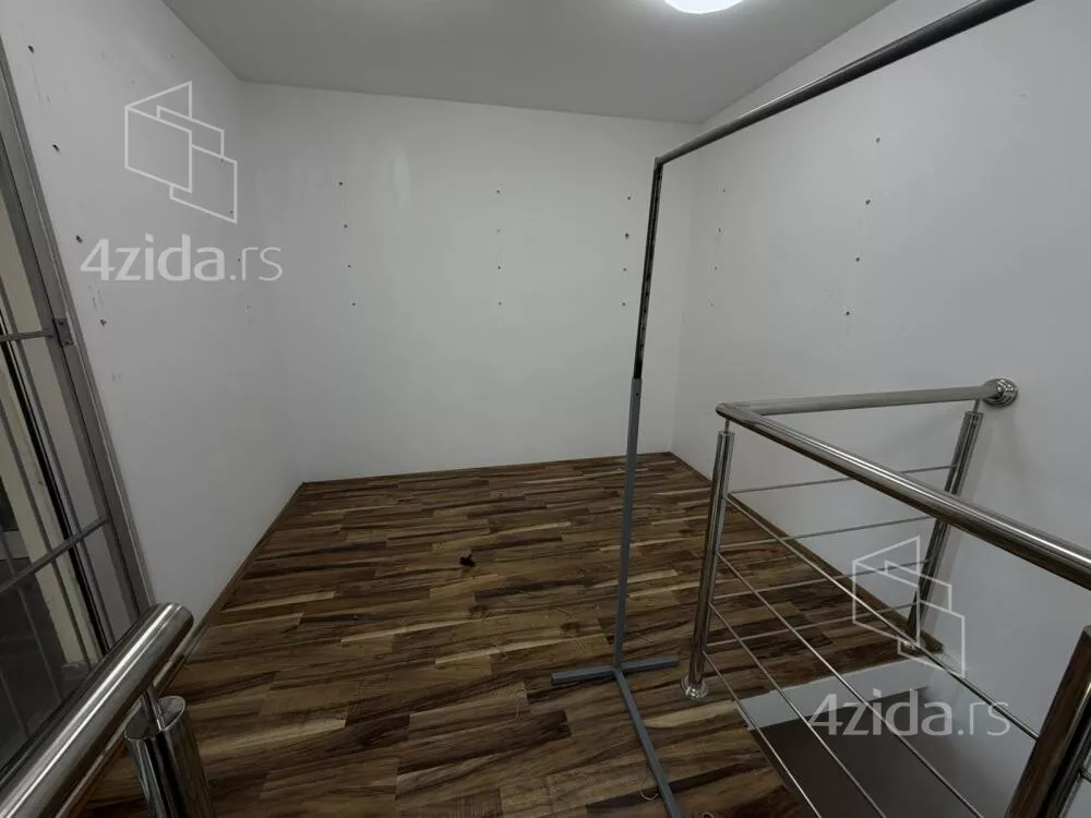 Lokal | 4zida