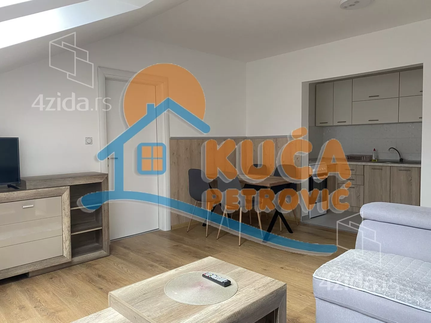 Dvoiposoban stan | 4zida